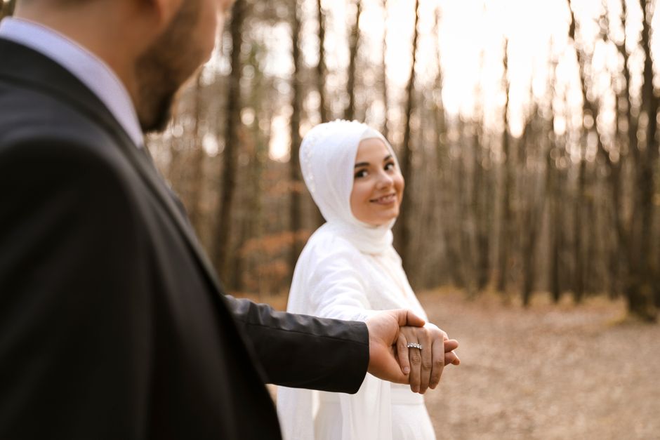 Muslim couple in traditional clothing